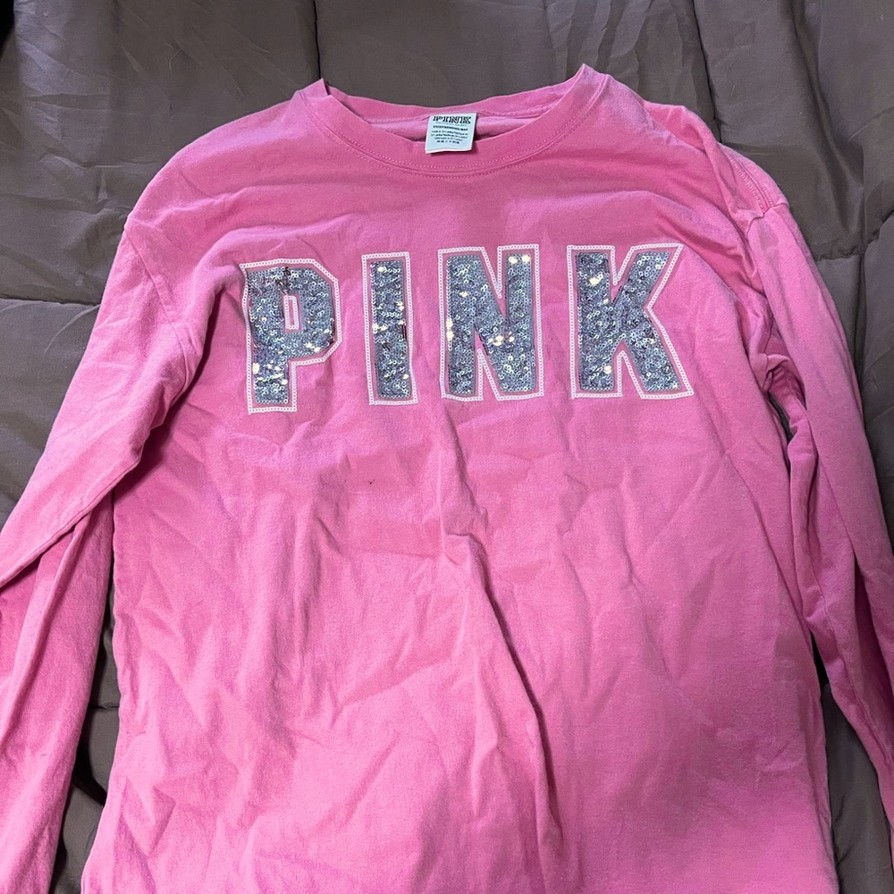 A long sleeve shirt